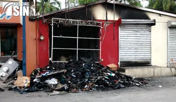 Fuego consume tienda en el municipio de Castillo