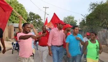 Candidato a alcaldía por Pedernales recibe apoyo en recorrido