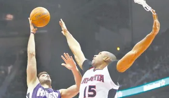 Horford logra 18 puntos y Hawks llega a 50 triunfos