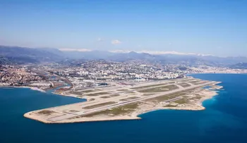 ¿Qué pasa cuando un país es demasiado pequeño como para tener un aeropuerto?