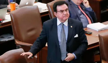 Republicanos critican propuesta de entregar niños que no hablen inglés al Servicio de Inmigración