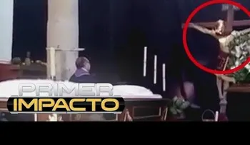 Creyentes aseguran que una imagen de Cristo mueve la cabeza