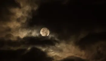  ¿Por qué se aleja la Luna?