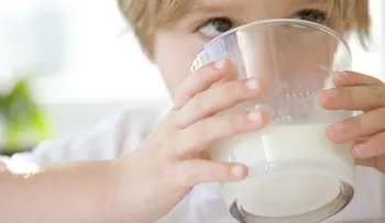 Consumir leche de vaca previene el sobrepeso y la obesidad