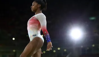 Simone Biles: Pasé de los hogares de acogida a los Juegos Olímpicos