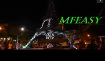 Iluminan con luces navidades réplica de la Torre Eiffel (VIDEO)