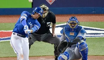 Ofensiva de los Azulejos explota ante Johnny Cueto