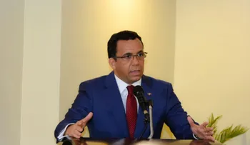 Maestros recibirán un aumento salarial por desempeño en enero