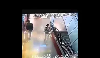 Superhéroe de la vida real salva a un niño al vuelo