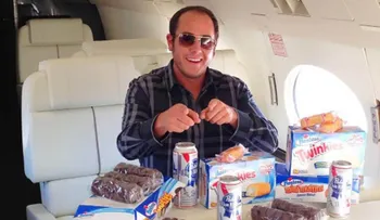 Quién es el "niño rico" vecino de Hugh Hefner y nuevo dueño de la Mansión Playboy