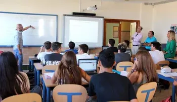 Piden a ministro de Educación separar hembras de varones en centros educativos 