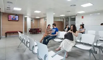 Un estudio muestra cómo se difunde el virus en una sala de espera de hospital