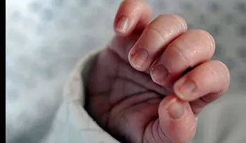 Mata a una de sus hijas al estar "amargada" por tener gemelas