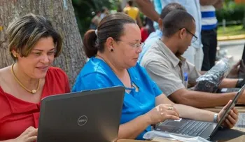 Compumaestro democratiza acceso maestros a laptops