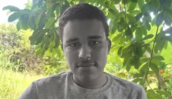 Llevan féretro de adolescente de 16 años a liceo para exigir respuestas