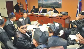 Corte aplaza el caso Bahía de las Águilas