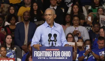 Obama cuestiona en Cleveland la política migratoria de Trump y el despliegue de agentes de ICE