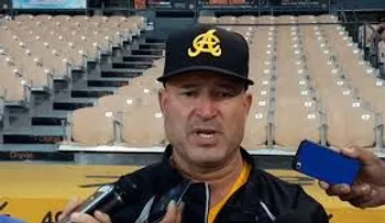 Manny Acta está dispuesto a ser gerente de equipo que solicite sus servicios; Ulises Cabrera acaba con las Aguilas