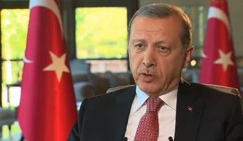 Presidente de Turquía pone a la Alemania de Hitler como ejemplo de sistema presidencial