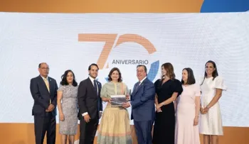 Mera Fondeur Grupo Corporativo celebra 70 años con acto encabezado por Raquel Peña