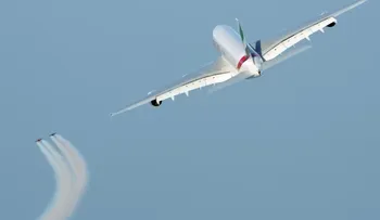 ¿Qué hacían dos sujetos volando al lado de un Airbus A380?