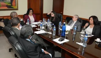 Senadores reciben propuestas para modificación Ley General  de Educación 66-97.