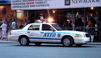 Policía NY persigue 4 sospechosos atracaron dominicanas en vecindario criollo
