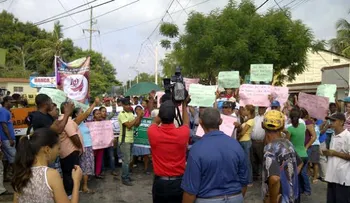 Protestan por falta de agua y contra apagones