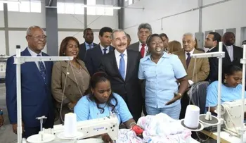 Presidente Medina inaugura industria textilera en San Pedro