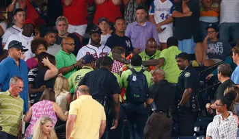 Un hombre muere al caer de las gradas del estadio de Atlanta