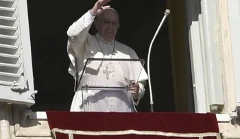 Papa a migrantes en el Vaticano: Aférrense a la esperanza