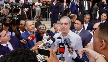 Abinader felicita periodistas y reafirma su compromiso con la libertad de prensa