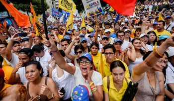 Manifestantes protestan en Venezuela contra la sentencia de cárcel impuesta a Leopoldo López