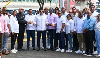 Turismo impulsa sostenibilidad y entrega 38 camiones