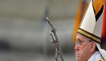 Acusan al papa Francisco resurgimiento de ritos místicos medievales 