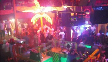 DJ recibió una brutal golpiza por poner â??Despacitoâ? diez veces en una discoteca
