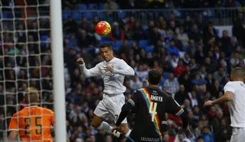 Real Madrid arrolla 10-2 al Rayo, Atlético pierde en Málaga