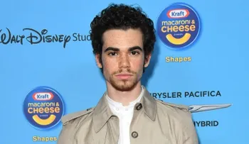 Tenía solo 20 años, el actor y bailarín Cameron Boyce; falleció en su casa en Los Angeles