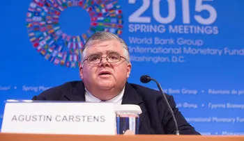 Renuncia Agustín Carstens, director del Banco de México
