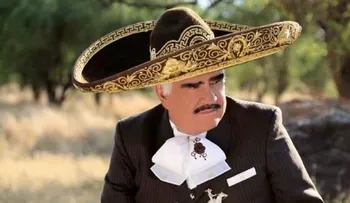 Vicente Fernández está "grave pero estable", dicen médicos mexicanos