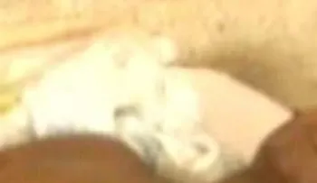 Padres la caen a puñaladas a un hombre porque se casó con su hja menor (Video)