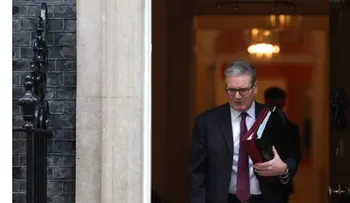 Primer ministro británico acusa a Trump de presionarlo por Groenlandia