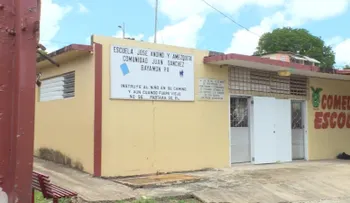 Crisis económica de Puerto Rico obliga a cerrar escuelas públicas