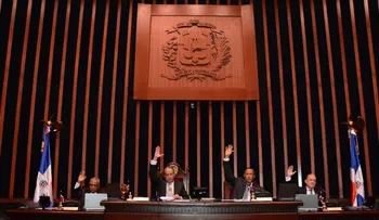 Senado aprueba en segunda lectura Ley que declara Carnaval de Santiago como Patrimonio Folclórico