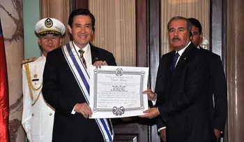 Danilo Medina impone Orden Duarte, Sánchez y Mella al presidente de Taiwán