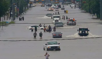 El devastador impacto de Harvey; las llamadas al 911 no dan abasto