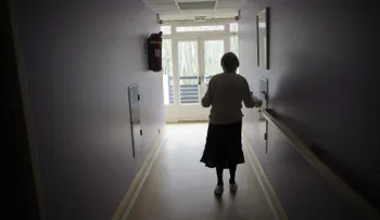 ¿Son las personas que no beben más propensas a desarrollar demencia?