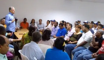 César Cabrera anuncia precandidatura a diputado