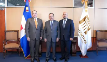 Valdez Albizu y Magín Diaz reciben a representantes del GAFILAT y de la Unidad de Análisis Financiero de RD
