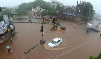 22 mueren en la India al caerle rayos mientras trabajaban 